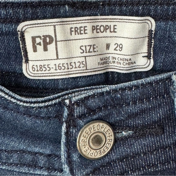 FREE PEOPLE “So Chic” High Rise Denim Biker Shorts Raw Hem Stretch - Picture 3 of 11